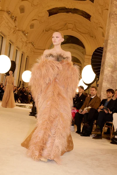 Look 9